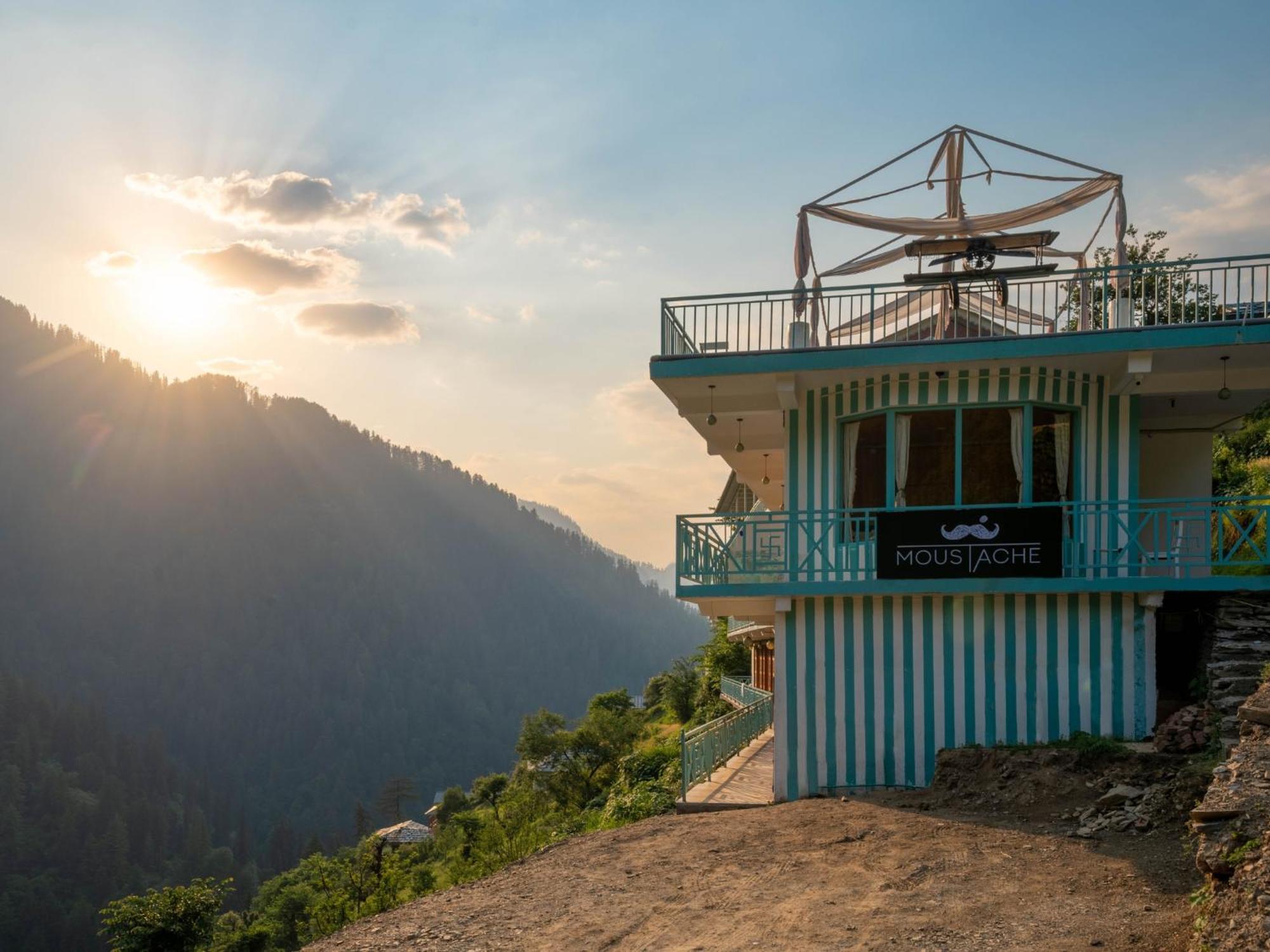 Hostel Moustache Shoja, Jibhi Exteriér fotografie